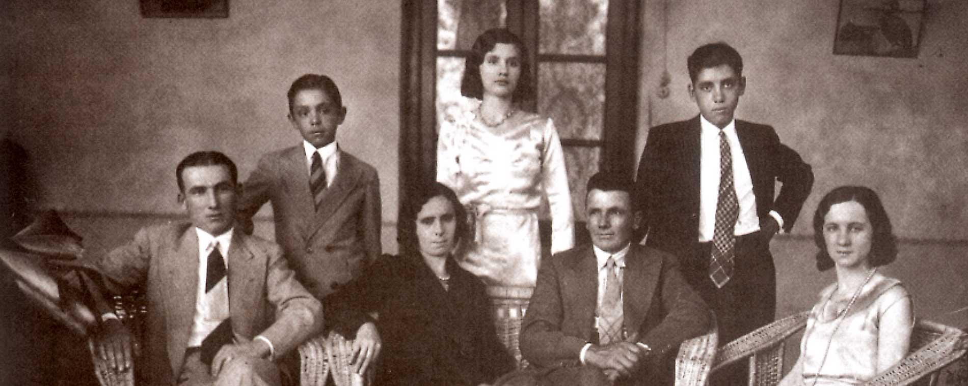 catena-family image catena family